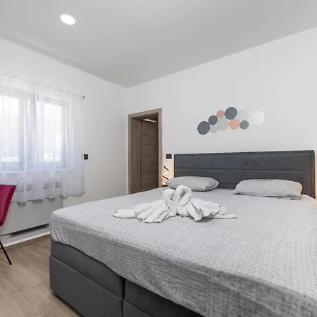 Casa vacanze Mit Privatpool Fuer 6 Personen Ca 150 Qm In Zupanici, Istrien Binnenland Von Istrien *