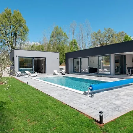 Mit Privatpool Fuer 6 Personen Ca 150 Qm In Zupanici, Istrien Binnenland Von Istrien *